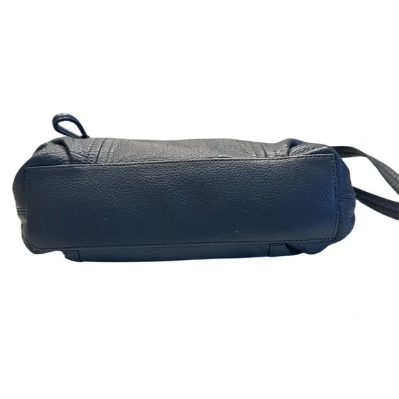 Stone Mountain Elegant periwinkle Blue Leather Shoulder Bag - Picture 2 of 6